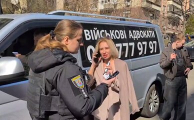 Інцидент біля київського військкомату: все, що відомо про сутичку адвокатів з поліцією