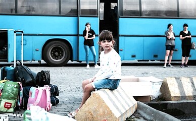 В 160 км от Днепра объявили вторую волну принудительной эвакуации: должны выехать дети с родителями