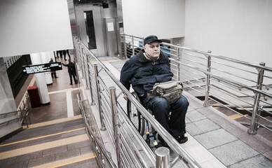 У Києві лише 12 станцій метро повністю доступні для маломобільних людей
