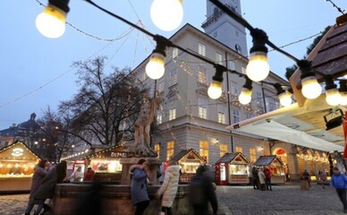 Во Львове на Площади Рынок заработал Рождественская ярмарка