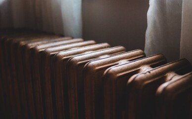 В Киеве около 100 домов до сих пор без отопления: почему не могут восстановить тепло