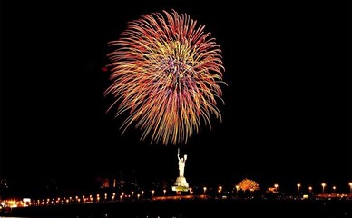 Хотів здивувати дівчину салютом і налякав пів Києва