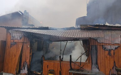 У Краснопавлівці вибухнув генератор у магазині-кафе та спричинив масштабну пожежу