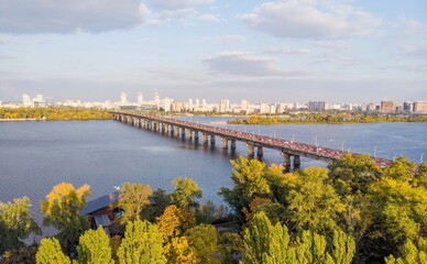 Міст Патона у Києві визнали аварійним