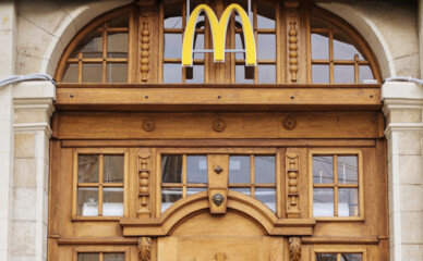 У центрі Львова на Площі Ринок відкрився «МакДональдз» — вже 14-й у місті