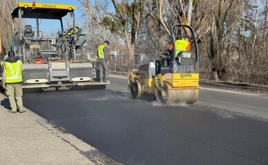 На Полтавщине начали ремонтировать трассу Киев-Харьков сразу в четырех местах