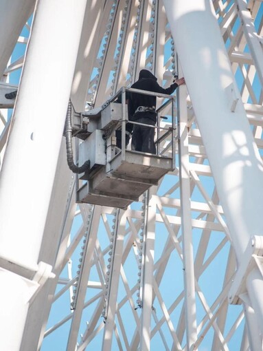 Колесо обозрения на Контрактовой площади в Киеве начали демонтировать