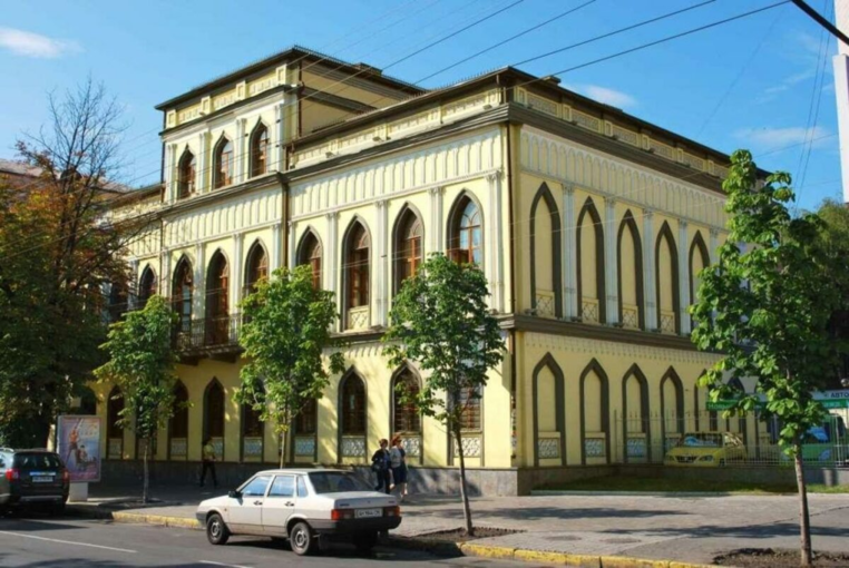 В Днепре запустили экскурсионный проект из восьми пешеходных маршрутов