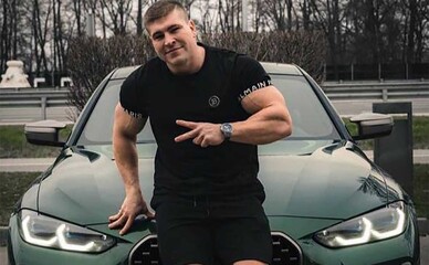 Фитнес-блогер Данилец разбил Aston Martin за $350 тысяч возле Чабанов – в машине был ребенок