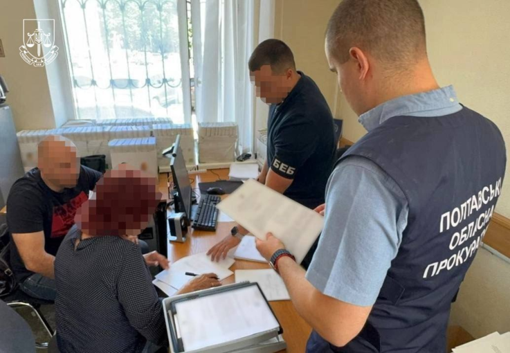 У Полтаві ексбухгалтерок поліклініки підозрюють у розтраті майже 13 мільйонів гривень