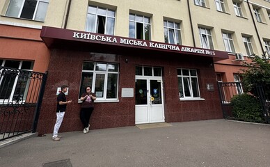 Дівчині з високим тиском відмовили в допомозі в Київській міській лікарні на Подолі
