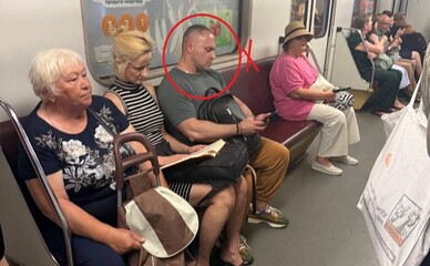 В киевском метро чемпион мира по бодибилдингу ударил женщину головой в окно за замечания