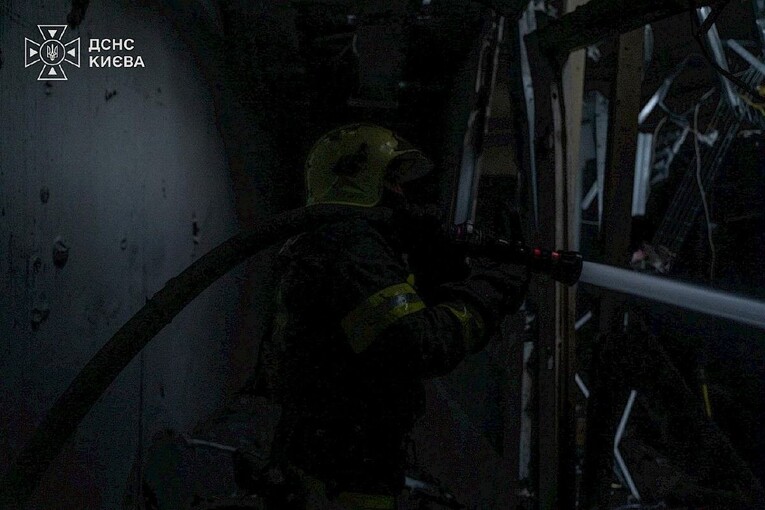 У Києві дрони атакували два АЗК Ukrnafta на обох берегах