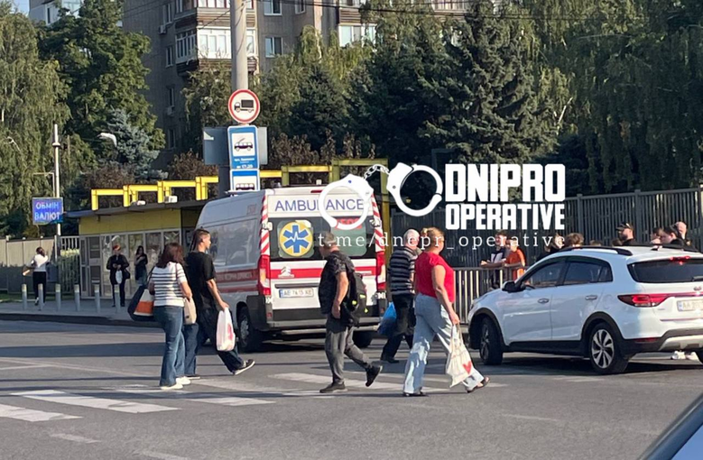 В Днепре подросток на самокате попал под колеса авто