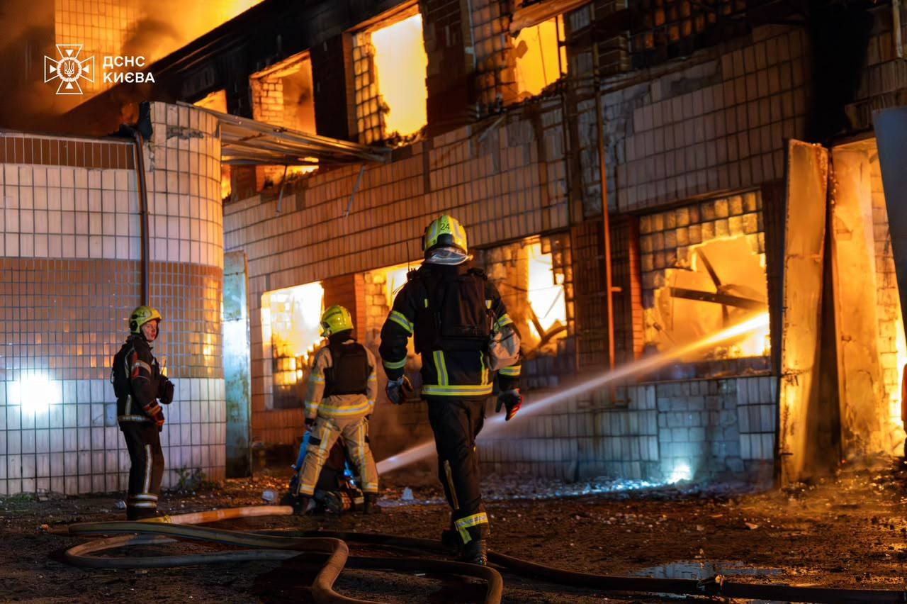 Россия ночью запустила по Украине 164 дрона и ракеты &mdash; в Киеве двое погибших - фото