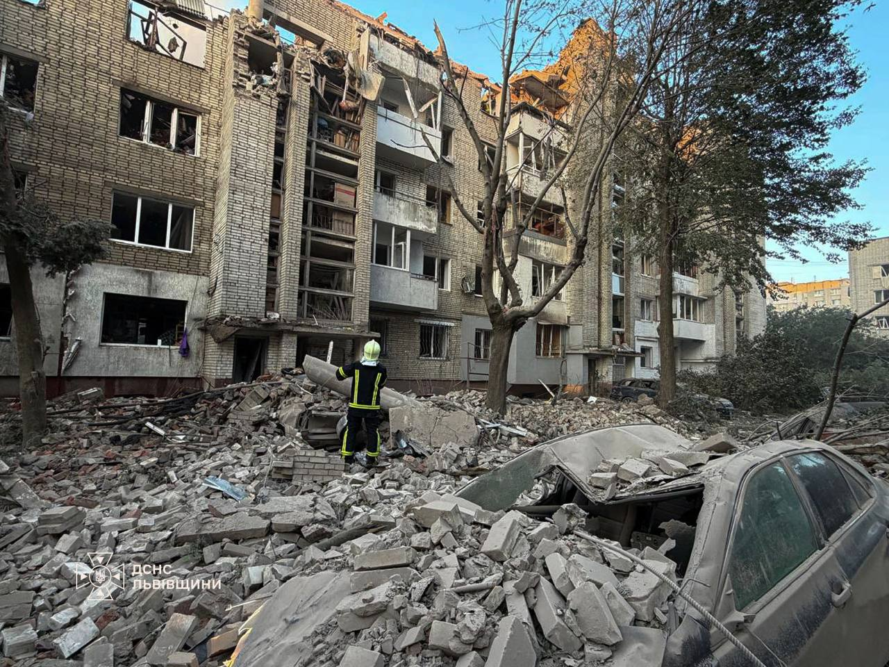 Россия ночью атаковала Украину 358 ракетами и дронами &mdash; погибли по меньшей мере восемь человек фото