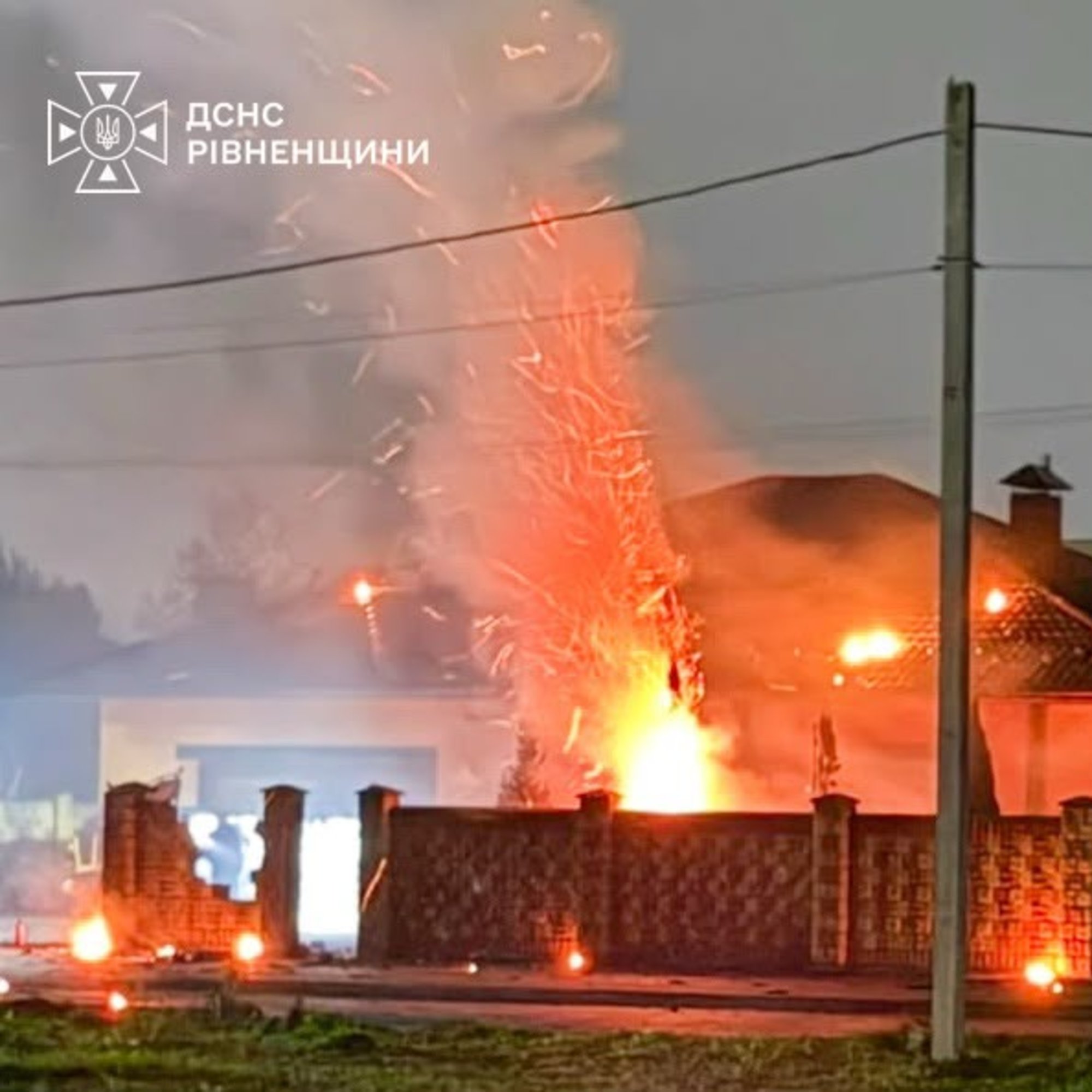Россия ночью запустила по Украине 580 дронов и две ракеты — есть погибшие - фото